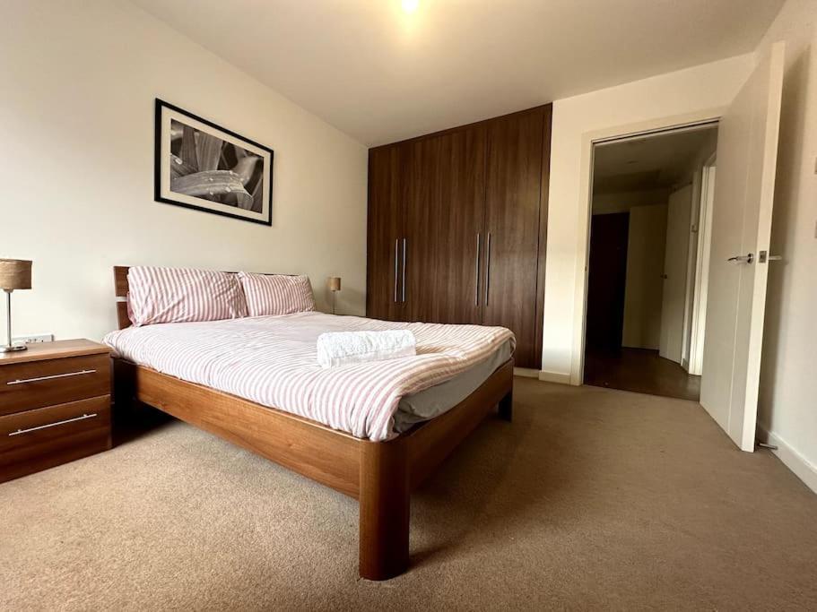 The Island & Cutty Sark Apartment Лондон Екстериор снимка